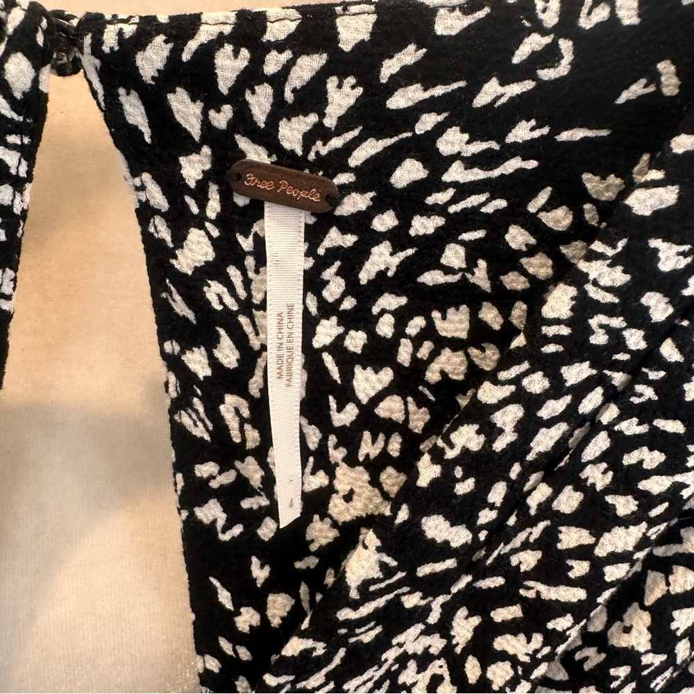 Free People Black White Looking for Love Short Sleeve Midi Dress Size 4 - Picture 5 of 12